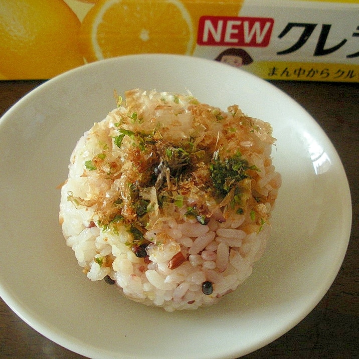 雑穀ご飯のおかか青のりおにぎり レシピ 作り方 By エゾモモンガさん 楽天レシピ 雑穀ご飯のおかか青のりおにぎり レシピ 作り方 By エゾモモンガさん 楽天レシピ